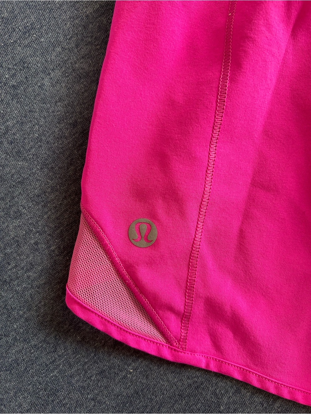 lululemon athletica Sonic Pink Hotty Hot Shorts - Picture 3 of 5